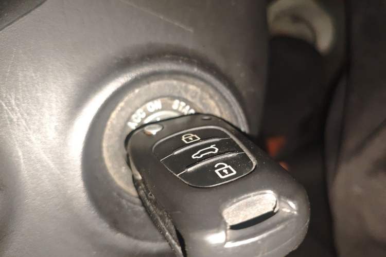 Used Hyundai Elantra (5th Generation / Langdong) 2012 1.6L Automatic Fashion Edition Vehicle Key