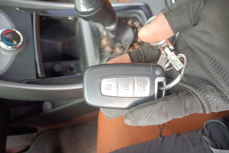 Used Hyundai Elantra (5th Generation / Langdong) 2012 1.6L Manual Leading Model Vehicle Key