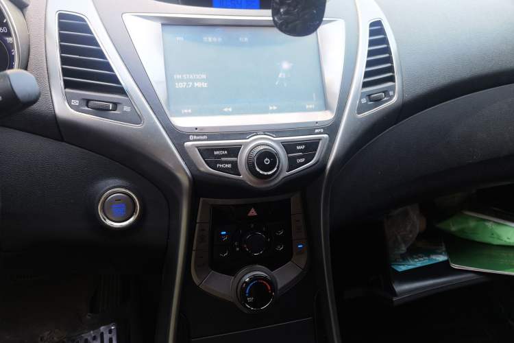 Used Hyundai Elantra (5th Generation / Langdong) 2013 1.6L Automatic Leading Model Audio And AC Panel