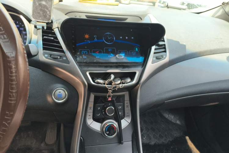 Used Hyundai Elantra (5th Generation / Langdong) 2013 1.6L Automatic Leading Model Audio And AC Panel