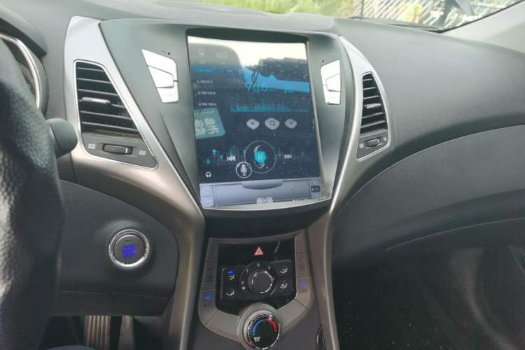 Used Hyundai Elantra (5th Generation / Langdong) 2013 1.6L Automatic Leading Model Audio And AC Panel
