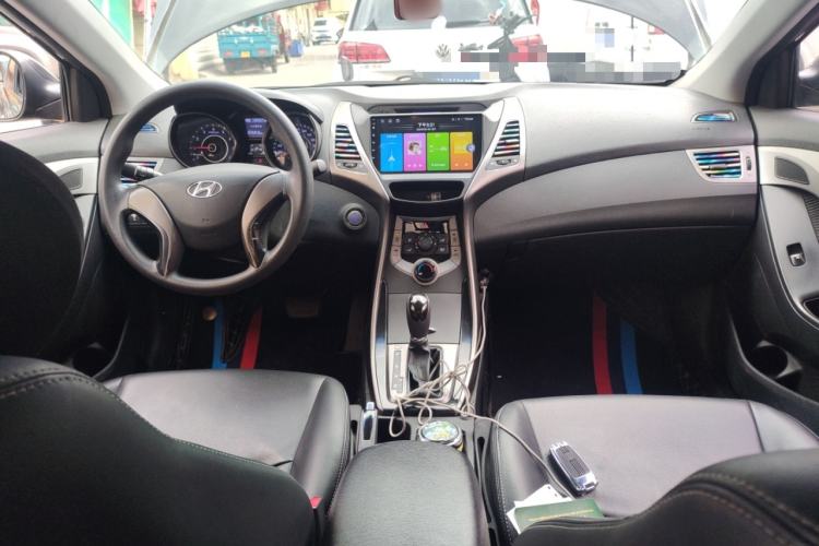 Used Hyundai Elantra (5th Generation / Langdong) 2013 1.6L Automatic Leading Model Center Console