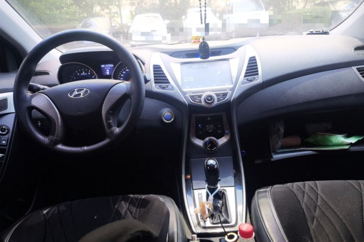 Used Hyundai Elantra (5th Generation / Langdong) 2013 1.6L Automatic Leading Model Center Console
