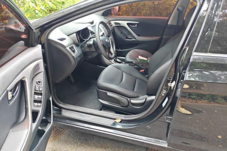 Used Hyundai Elantra (5th Generation / Langdong) 2013 1.6L Automatic Luxury Model Driver Seat