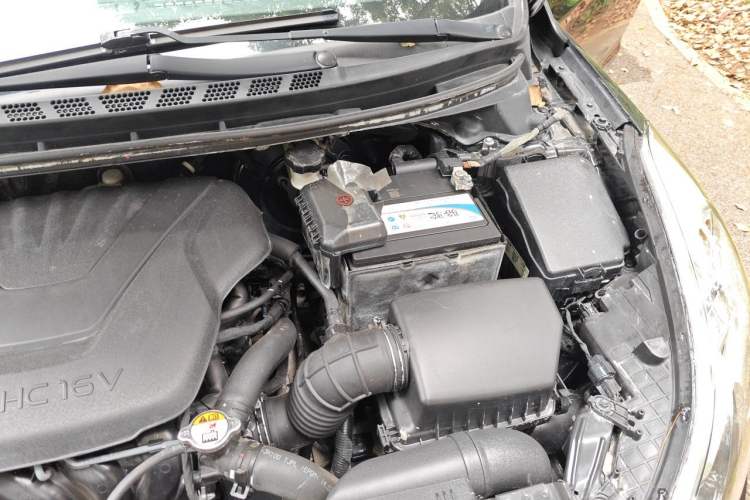 Used Hyundai Elantra (5th Generation / Langdong) 2013 1.6L Automatic Luxury Model Engine Bay Left