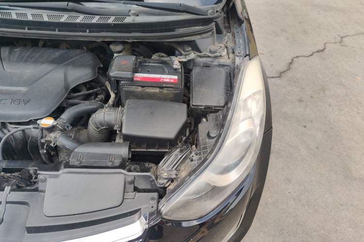 Used Hyundai Elantra (5th Generation / Langdong) 2013 1.6L Automatic Leading Model Engine Bay Left