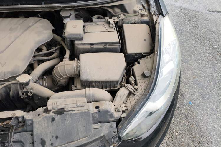 Used Hyundai Elantra (5th Generation / Langdong) 2013 1.6L Automatic Luxury Model Engine Bay Left