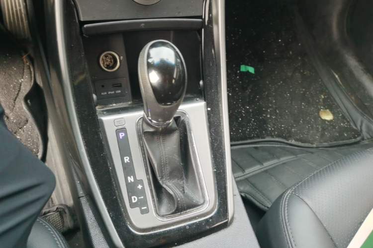 Used Hyundai Elantra (5th Generation / Langdong) 2013 1.6L Automatic Leading Model Gear Lever