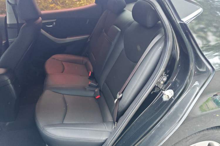 Used Hyundai Elantra (5th Generation / Langdong) 2013 1.6L Automatic Luxury Model Left Rear Seat