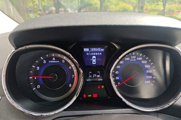 Used Hyundai Elantra (5th Generation / Langdong) 2013 1.6L Automatic Leading Model Odometer Close Up
