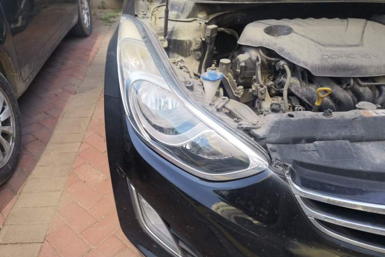 Used Hyundai Elantra (5th Generation / Langdong) 2013 1.6L Automatic Leading Model Right Front Headlight