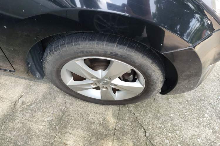 Used Hyundai Elantra (5th Generation / Langdong) 2013 1.6L Automatic Leading Model Right Front Wheel Hub