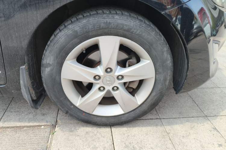 Used Hyundai Elantra (5th Generation / Langdong) 2013 1.6L Automatic Leading Model Right Front Wheel Hub