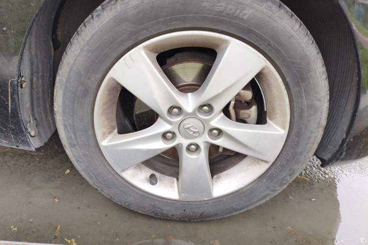 Used Hyundai Elantra (5th Generation / Langdong) 2013 1.6L Automatic Luxury Model Right Front Wheel Hub