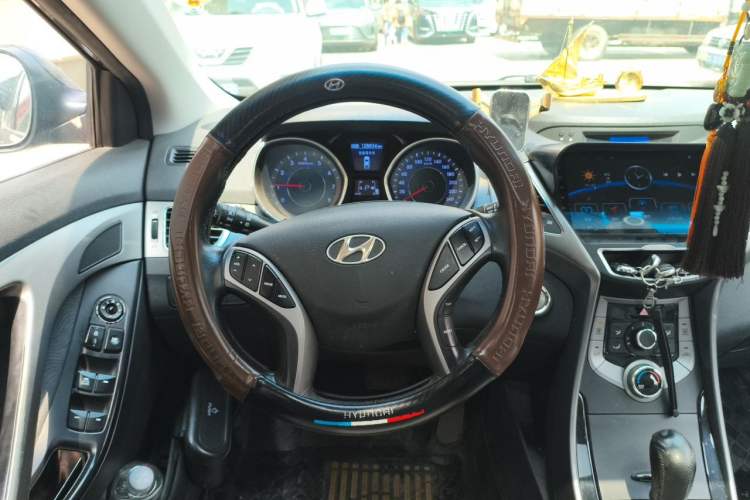 Used Hyundai Elantra (5th Generation / Langdong) 2013 1.6L Automatic Leading Model Steering Wheel