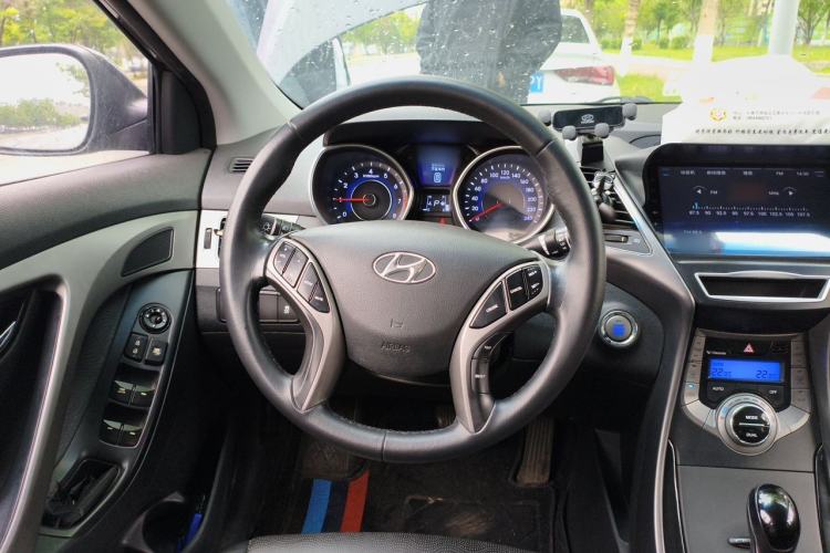 Used Hyundai Elantra (5th Generation / Langdong) 2013 1.6L Automatic Luxury Model Steering Wheel