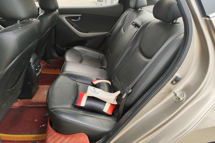Used Hyundai Elantra (5th Generation / Langdong) 2013 1.6L Automatic Luxury Model Interior 1