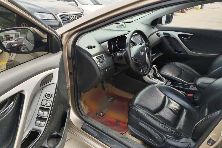Used Hyundai Elantra (5th Generation / Langdong) 2013 1.6L Automatic Luxury Model Interior 2