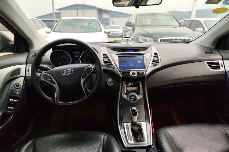 Used Hyundai Elantra (5th Generation / Langdong) 2013 1.6L Automatic Luxury Model Interior 3