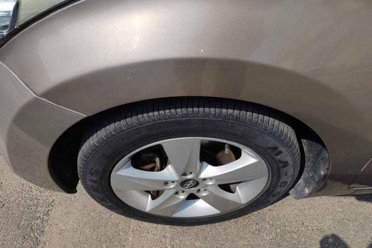 Used Hyundai Elantra (5th Generation / Langdong) 2013 1.6L Automatic Leading Model Left Front Wheel Hub