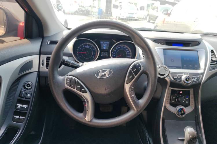 Used Hyundai Elantra (5th Generation / Langdong) 2013 1.6L Automatic Leading Model Steering Wheel