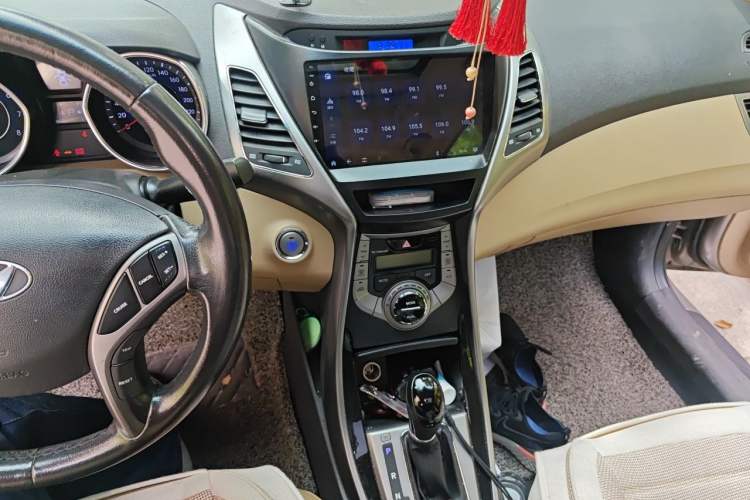 Used Hyundai Elantra (5th Generation / Langdong) 2013 1.6L Automatic Luxury Model Audio And AC Panel