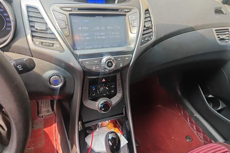 Used Hyundai Elantra (5th Generation / Langdong) 2013 1.6L Automatic Leading Model Audio And AC Panel