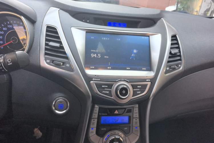 Used Hyundai Elantra (5th Generation / Langdong) 2013 1.6L Automatic Luxury Model Audio And AC Panel