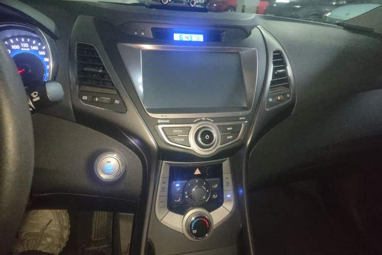 Used Hyundai Elantra (5th Generation / Langdong) 2013 1.6L Automatic Leading Model Audio And AC Panel