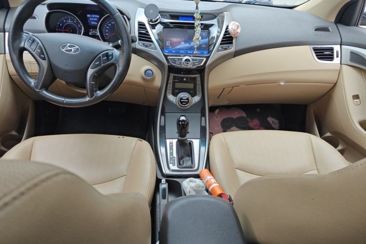 Used Hyundai Elantra (5th Generation / Langdong) 2013 1.6L Automatic Luxury Model Center Console