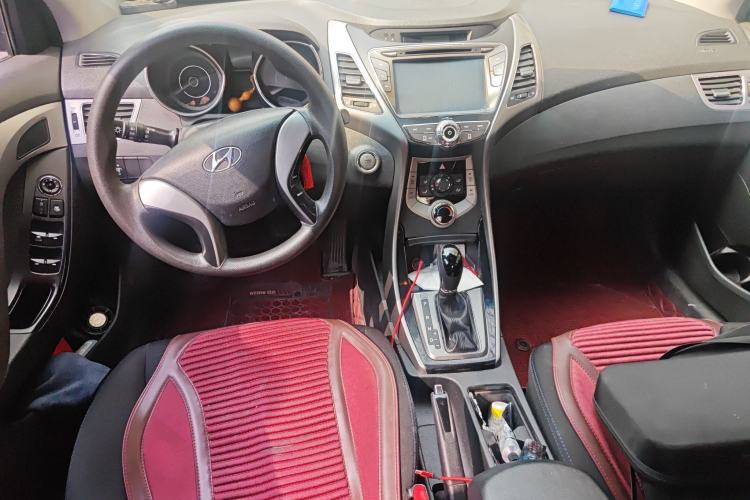 Used Hyundai Elantra (5th Generation / Langdong) 2013 1.6L Automatic Leading Model Center Console