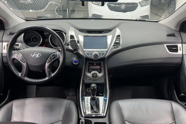 Used Hyundai Elantra (5th Generation / Langdong) 2013 1.6L Automatic Luxury Model Center Console