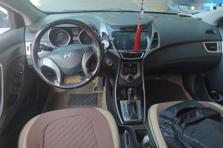 Used Hyundai Elantra (5th Generation / Langdong) 2013 1.6L Automatic Leading Model Center Console