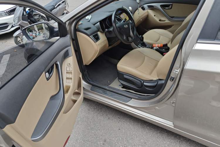 Used Hyundai Elantra (5th Generation / Langdong) 2013 1.6L Automatic Luxury Model Driver Seat