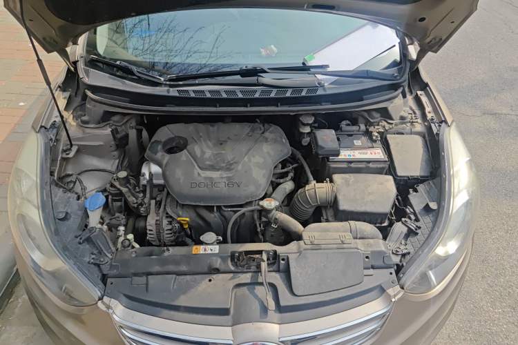 Used Hyundai Elantra (5th Generation / Langdong) 2013 1.6L Automatic Leading Model Engine Bay