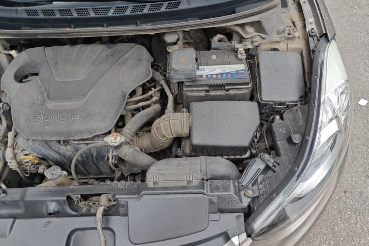 Used Hyundai Elantra (5th Generation / Langdong) 2013 1.6L Automatic Luxury Model Engine Bay Left