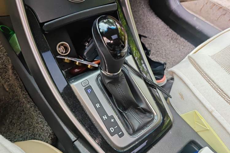 Used Hyundai Elantra (5th Generation / Langdong) 2013 1.6L Automatic Luxury Model Gear Lever