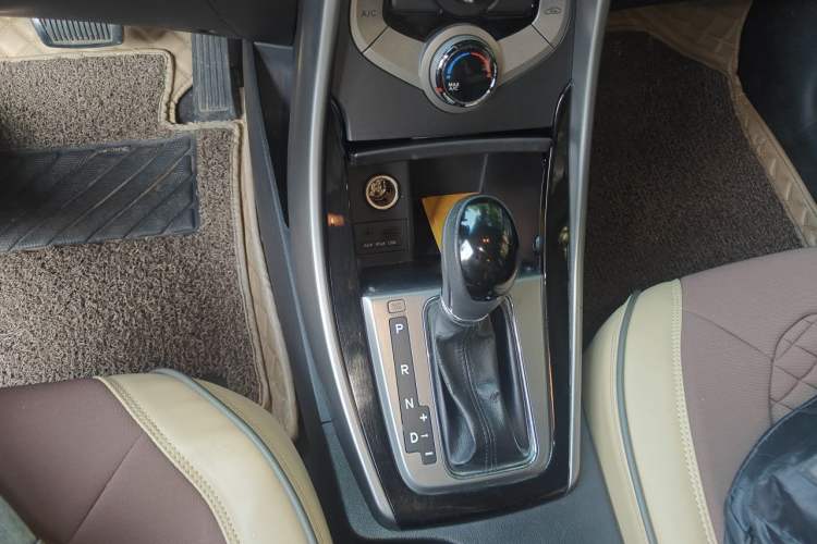 Used Hyundai Elantra (5th Generation / Langdong) 2013 1.6L Automatic Leading Model Gear Lever