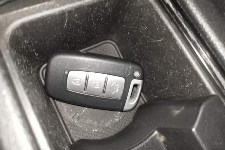 Used Hyundai Elantra (5th Generation / Langdong) 2013 1.6L Automatic Luxury Model Interior 1