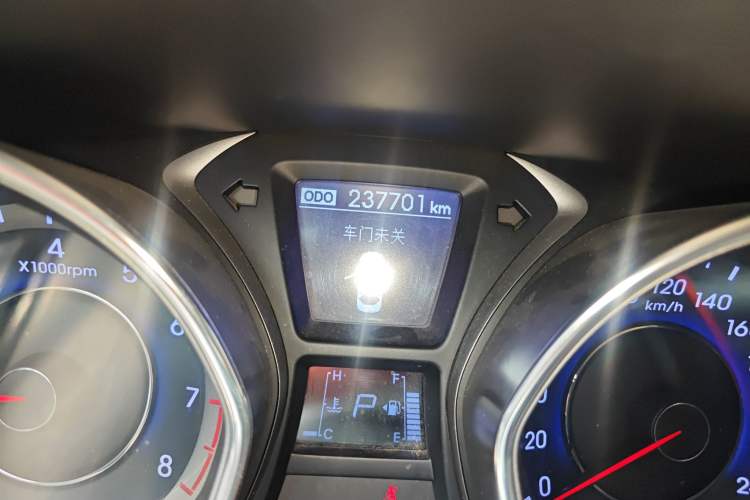 Used Hyundai Elantra (5th Generation / Langdong) 2013 1.6L Automatic Leading Model Odometer Close Up