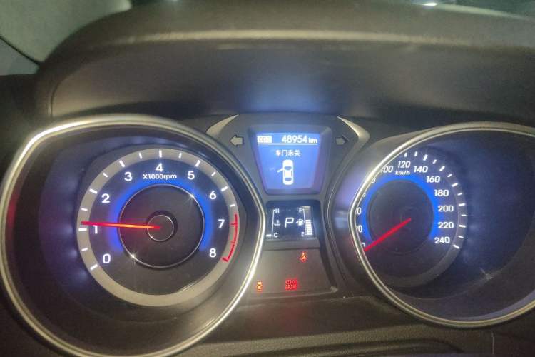 Used Hyundai Elantra (5th Generation / Langdong) 2013 1.6L Automatic Leading Model Odometer Close Up