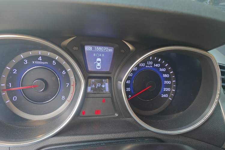 Used Hyundai Elantra (5th Generation / Langdong) 2013 1.6L Automatic Leading Model Odometer Close Up