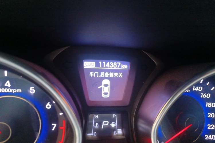 Used Hyundai Elantra (5th Generation / Langdong) 2013 1.6L Automatic Leading Model Odometer Close Up