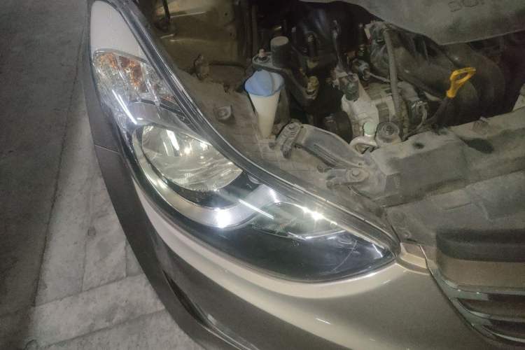 Used Hyundai Elantra (5th Generation / Langdong) 2013 1.6L Automatic Leading Model Right Front Headlight
