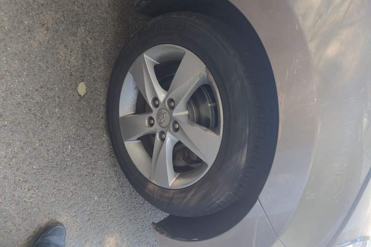 Used Hyundai Elantra (5th Generation / Langdong) 2013 1.6L Automatic Leading Model Right Front Wheel Hub