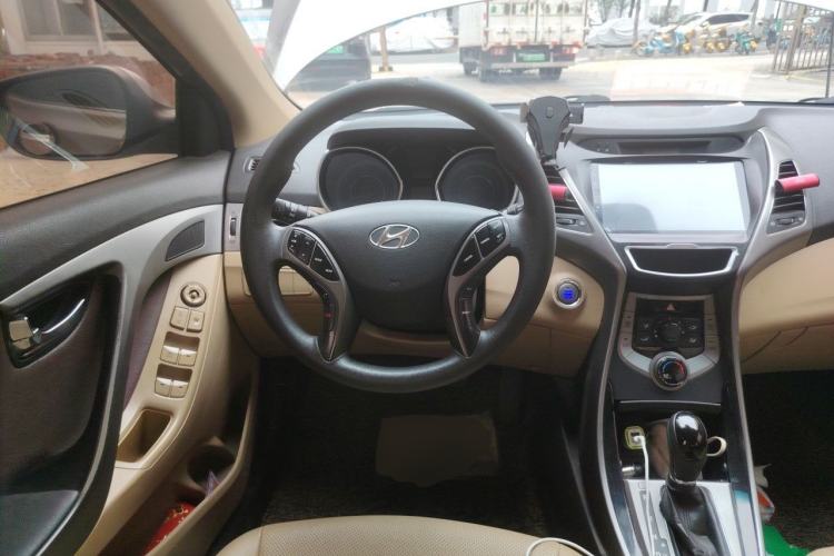 Used Hyundai Elantra (5th Generation / Langdong) 2013 1.6L Automatic Leading Model Steering Wheel