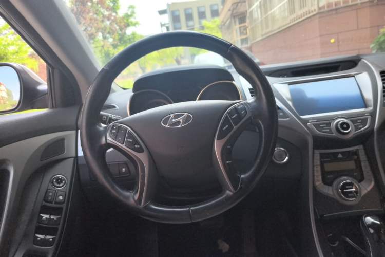 Used Hyundai Elantra (5th Generation / Langdong) 2013 1.6L Automatic Luxury Model Steering Wheel