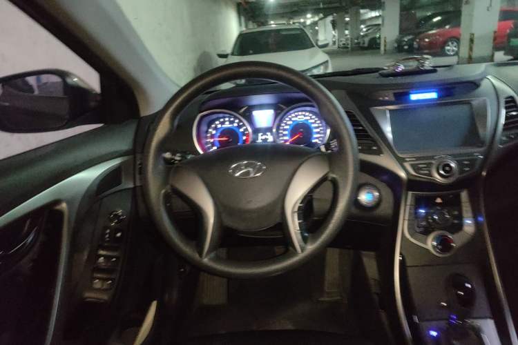 Used Hyundai Elantra (5th Generation / Langdong) 2013 1.6L Automatic Leading Model Steering Wheel