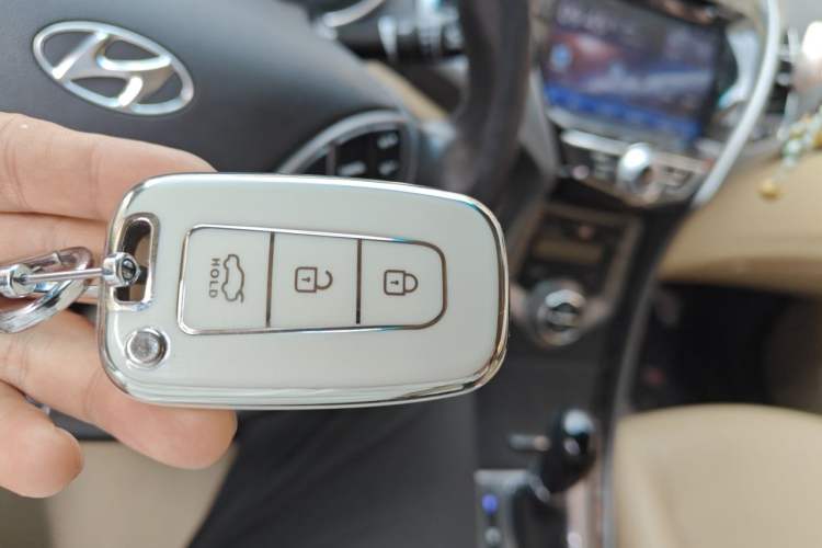 Used Hyundai Elantra (5th Generation / Langdong) 2013 1.6L Automatic Luxury Model Vehicle Key