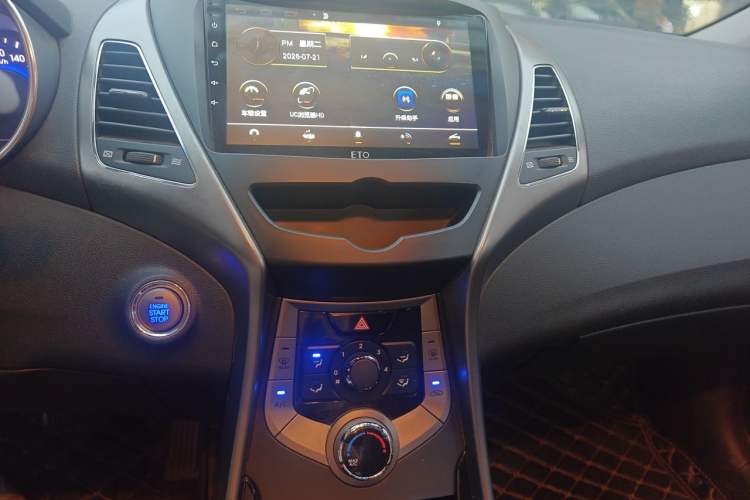 Used Hyundai Elantra (5th Generation / Langdong) 2013 1.6L Automatic Leading Model Audio And AC Panel